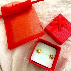 flower minimalist stud earrings